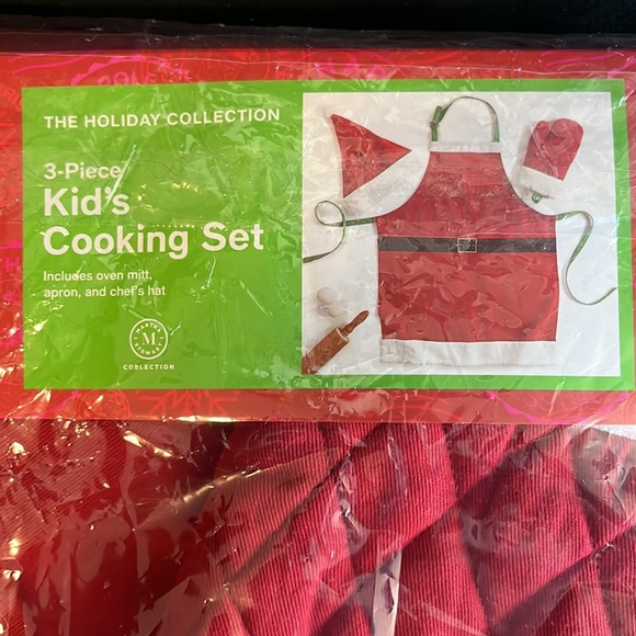 Martha Stewart Holiday Collection 3-piece Kid’s cooking set - Picture 5 of 6